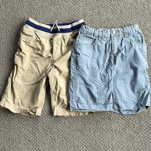 Bundle of 2 pairs GAP kids shorts, gray and tan